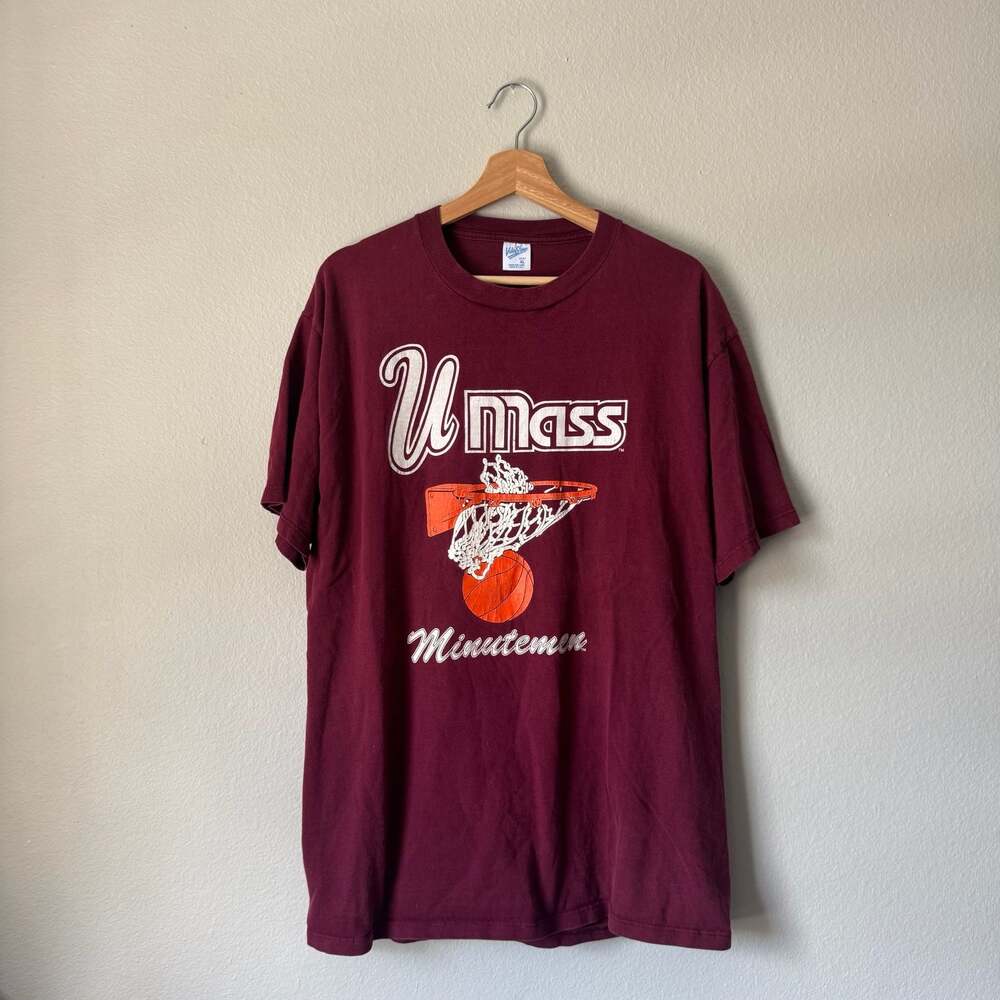 Vintage 90s UMass Minutemen Basketball T Shirt XL Made in USA